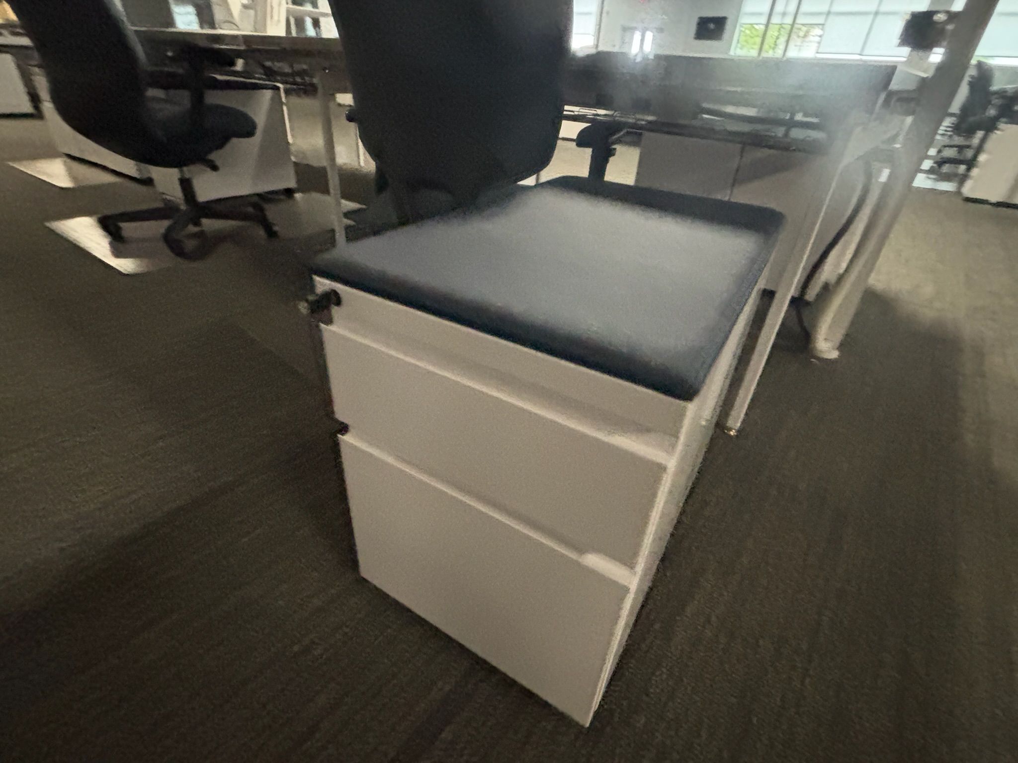 White Mobile Pedestal File Cabinet (1) WHITE MOBILE PEDESTAL FILE CABINET